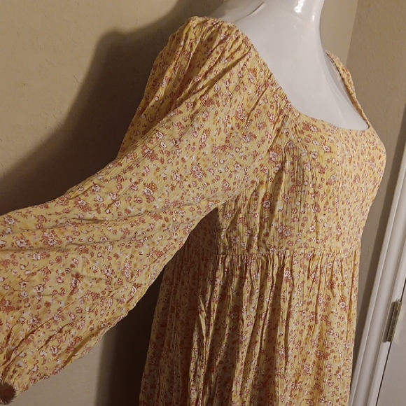 NWT. Riviera Peach Floral Long Sleeve Dress - Picture 7 of 10